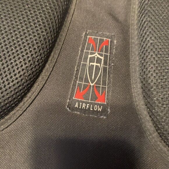 Victoria Tourist Solid Black Backpack - Picture 9 of 12